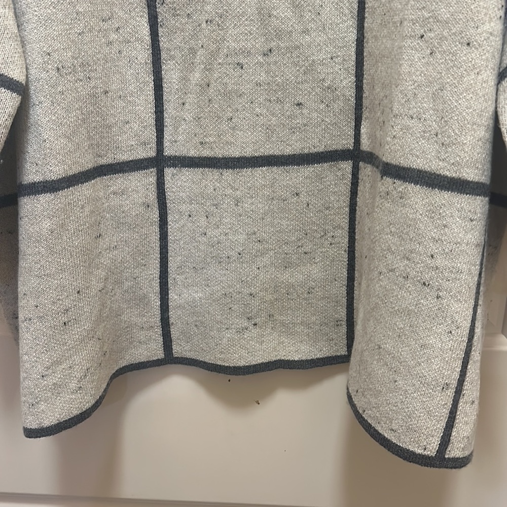 Eileen Fisher wool/ organic cotton sweater box cut. - Picture 7 of 7
